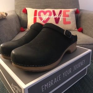 DANSKO Berry Nubuck Black clogs
